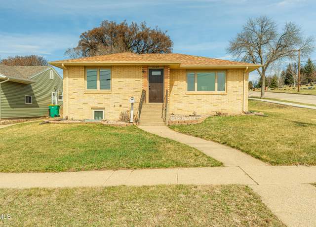 Property at 2218 E D Ave, Bismarck, ND 58501, 4 beds, 2 baths