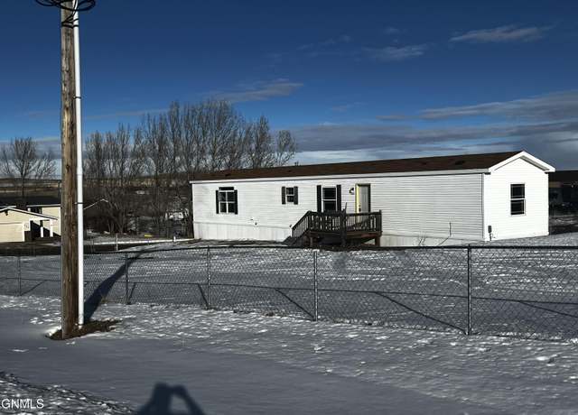 Property at 313 Richards Ave W, Alexander, ND 58831, 3 beds, 2 baths