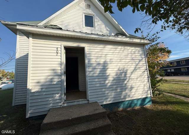 Property at 402 1st St NW, Crosby, ND 58730, 4 beds, 1 bath