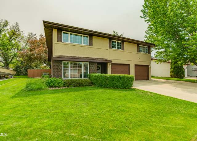 Property at 325 Weatherby Way, Bismarck, ND 58503, 4 beds, 2.5 baths