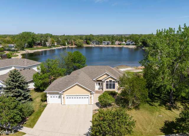 Property at 600 Cottonwood Loop, Bismarck, ND 58504, 6 beds, 3 baths