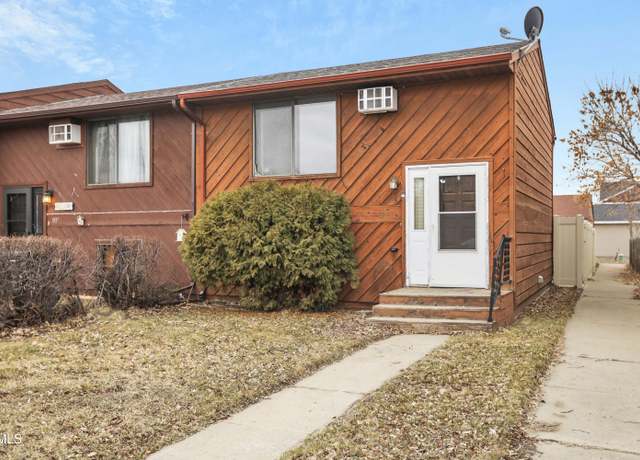 Property at 1817 13th Ave W, Williston, ND 58801, 2 beds, 1 bath