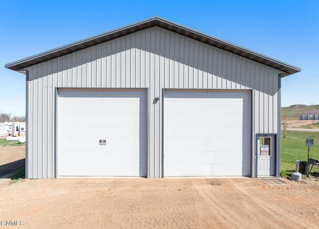 Property at 2045 125th Ave NW, Watford City, ND 58854, 4 beds, 2 baths