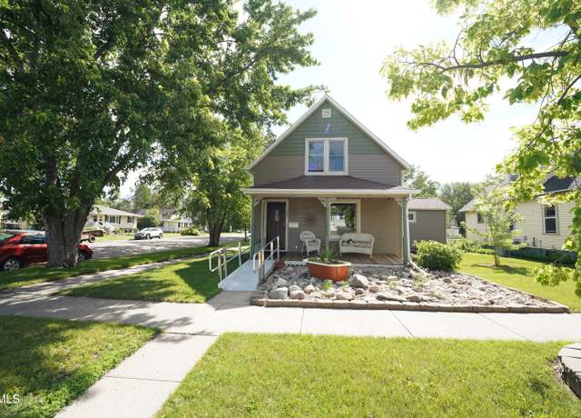 Property at 501 6th Ave SE, Jamestown, ND 58401, 4 beds, 1.5 baths