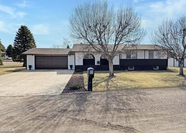 Property at 106 Country Club Ave, Plentywood, MT 59254, 3 beds, 1 bath