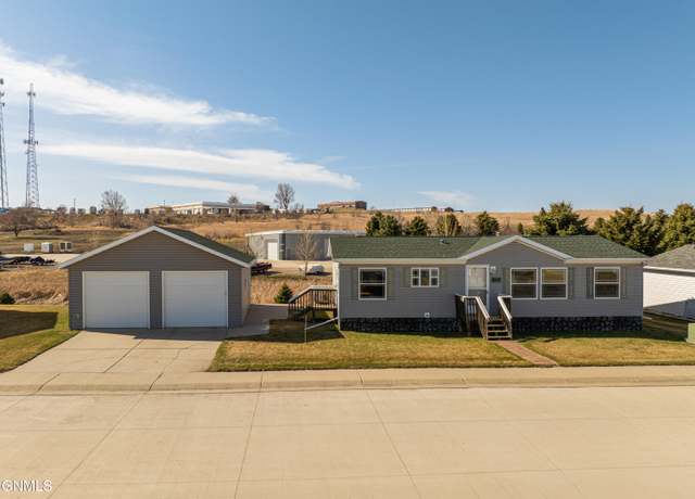 Property at 4012 North Valley Loop, Bismarck, ND 58503, 3 beds, 2 baths