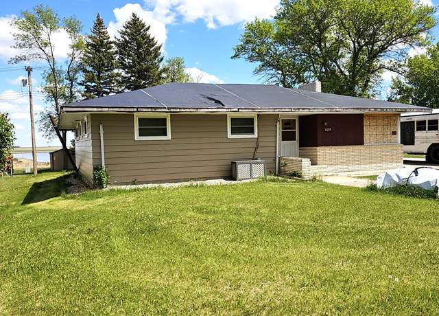 Property at 315 2nd Ave SE, Ashley, ND 58413, 3 beds, 2 baths