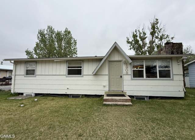 Property at 1908 9th Ave W, Williston, ND 58801, 4 beds, 2 baths