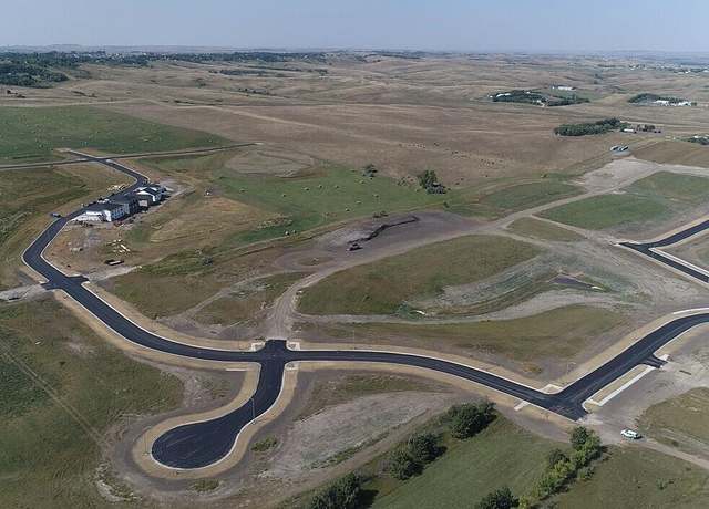 Property at 702 37th St NW, Mandan, ND 58554