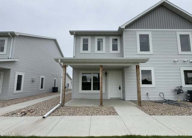 Property at 3308 Kenner Loop, Bismarck, ND 58504, 3 beds, 2.5 baths
