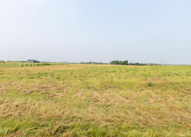 Property at 716 Apple Ridge Rd, Menoken, ND 58558