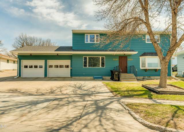 Property at 2127 Boulevard Ave E, Bismarck, ND 58501, 3 beds, 1.5 baths
