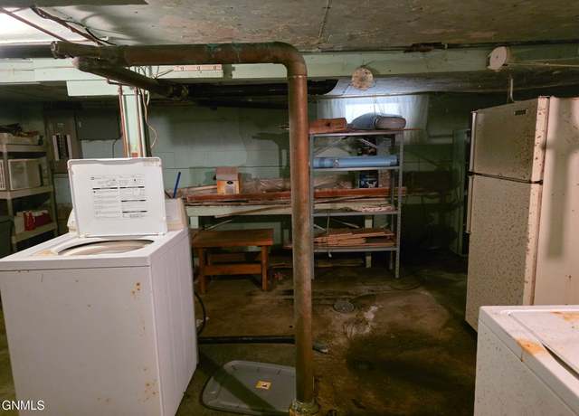 Property at 416 Main St, Edgeley, ND 58433, 1 bed, 1 bath