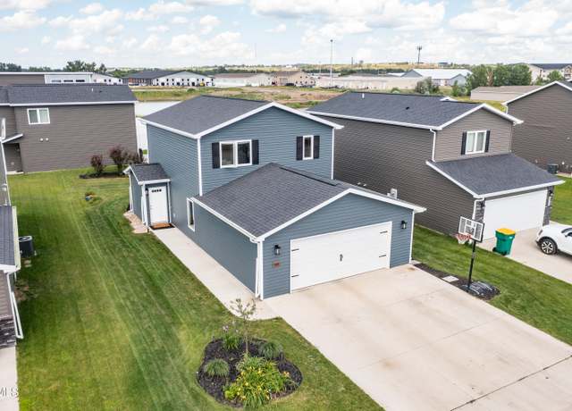 Property at 3816 24th St SE, Mandan, ND 58554, 4 beds, 2 baths