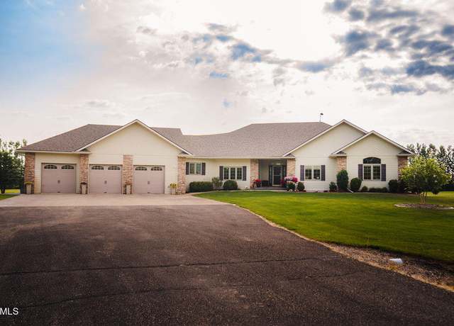 Property at 7938 27th St SE, Jamestown, ND 58401, 5 beds, 4.5 baths