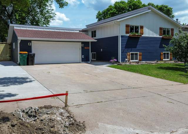 Property at 2111 Nagel Dr, Bismarck, ND 58501, 5 beds, 2 baths