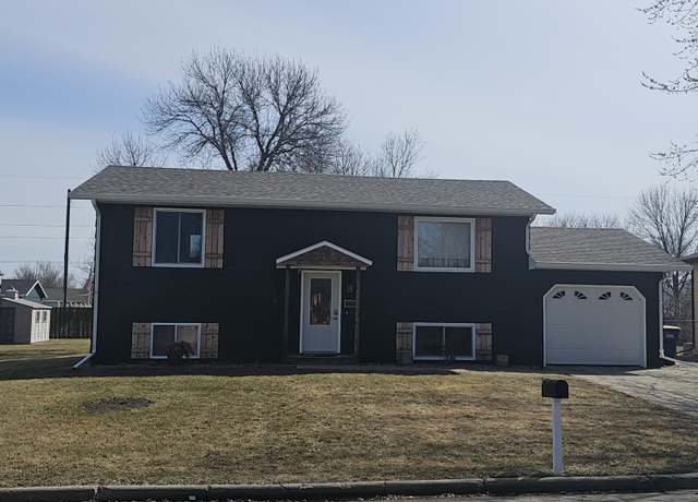 Property at 1810 6th Ave NE, Jamestown, ND 58401, 3 beds, 2 baths