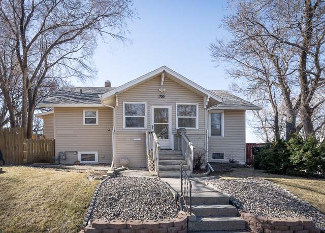 Property at 709 Rosser Ave W, Bismarck, ND 58501, 3 beds, 1 bath