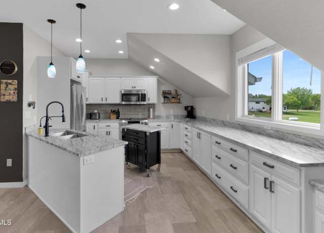 Property at 8600 Fork Jct Jct S, Bismarck, ND 58504, 1 bed, 1.5 baths