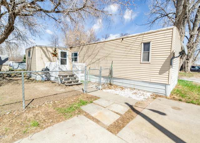 Property at 210 S Prairie Ln, Mandan, ND 58554, 3 beds, 2 baths