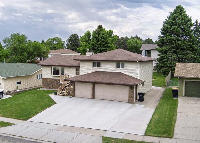 Property at 201 E Brandon Dr, Bismarck, ND 58503, 4 beds, 3 baths