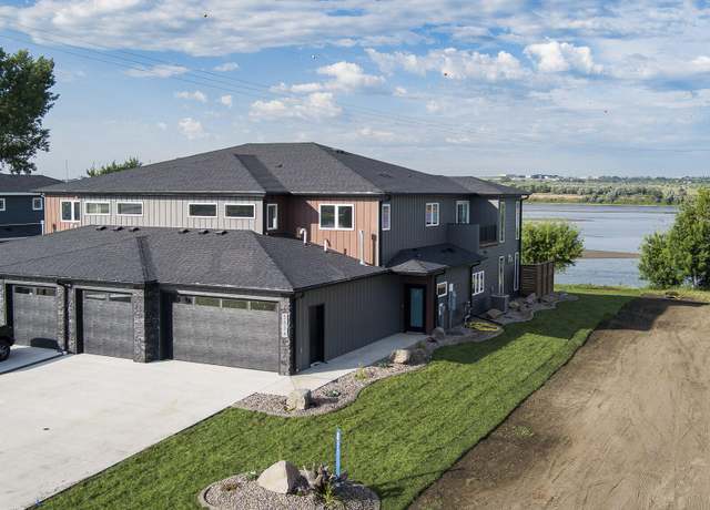 Property at 5834 Misty Waters Dr, Bismarck, ND 58503, 5 beds, 2.5 baths