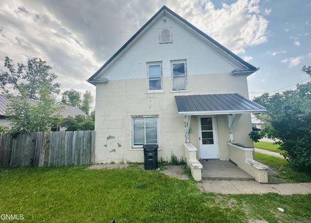 Property at 202 8th Ave SE, Jamestown, ND 58401, 3 beds, 1 bath
