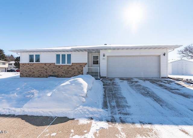 Property at 2117 Harmon Ave, Bismarck, ND 58501, 3 beds, 2 baths