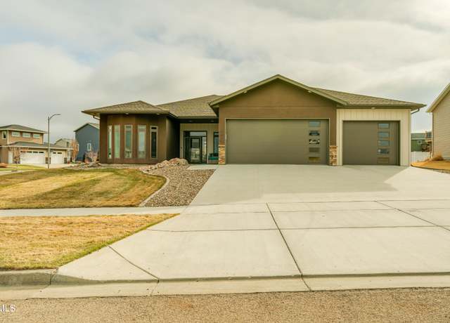 Property at 4619 Normandy St, Bismarck, ND 58503, 3 beds, 2 baths