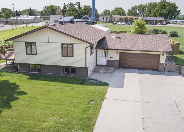 Property at 109 Lamborn Ave, Stanton, ND 58571, 3 beds, 2 baths