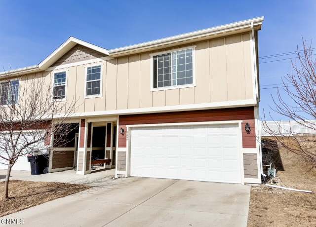 Property at 1309 25th St E, Williston, ND 58801, 3 beds, 2 baths