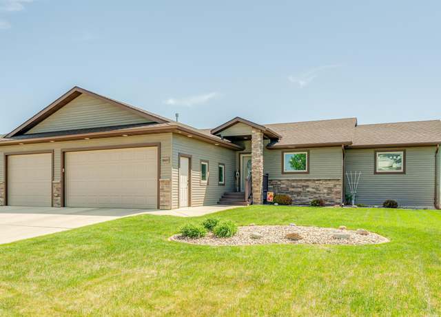 Property at 1869 Harding Pl, Bismarck, ND 58501, 3 beds, 2.5 baths