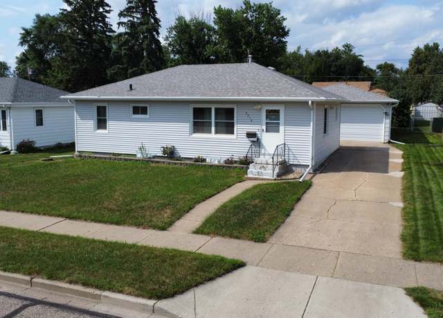 Property at 2516 A Ave E, Bismarck, ND 58501, 2 beds, 1 bath