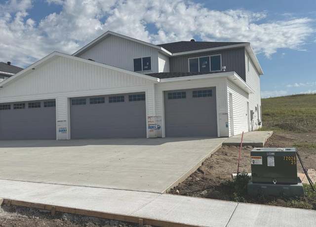 Property at 4111 Platinum St, Bismarck, ND 58503, 3 beds, 2.5 baths