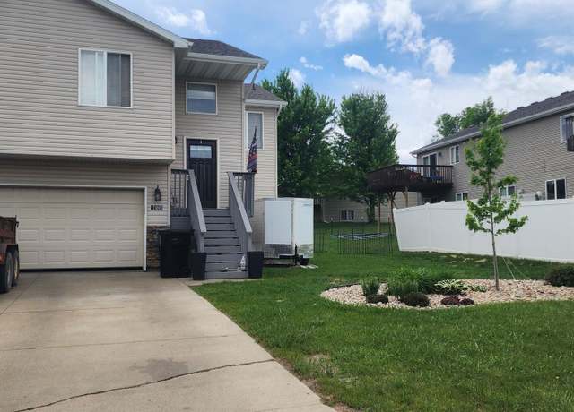 Property at 1393 15th St W, Dickinson, ND 58601, 4 beds, 3 baths