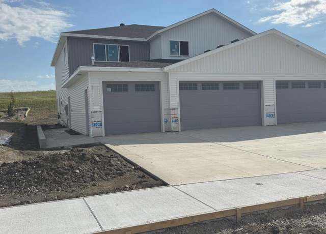 Property at 4113 Platinum St, Bismarck, ND 58503, 3 beds, 2.5 baths