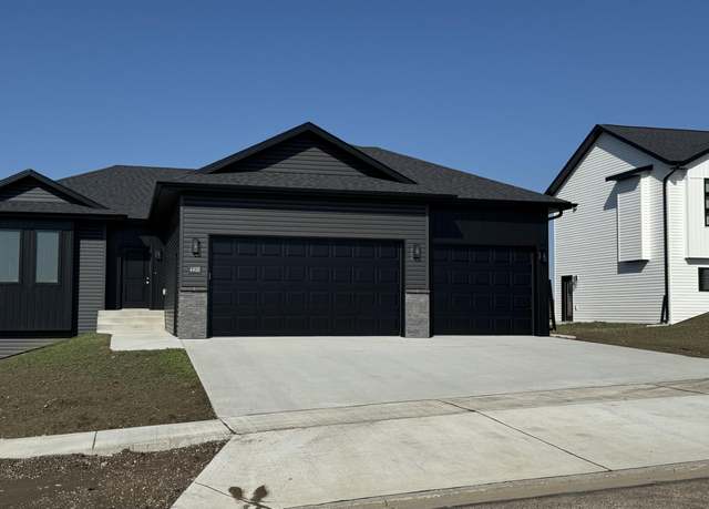 Property at 4408 Silver Blvd, Bismarck, ND 58503, 3 beds, 2 baths
