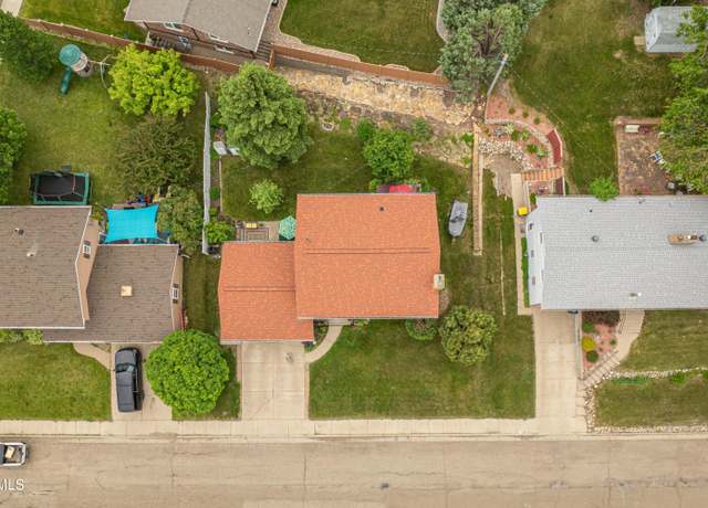 Property at 1003 7th St NW, Mandan, ND 58554, 4 beds, 2 baths