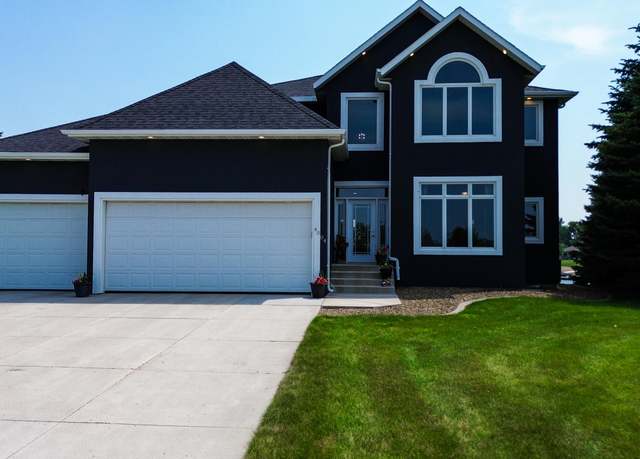 Property at 4004 Bayport Pl SE, Mandan, ND 58554, 5 beds, 3.5 baths