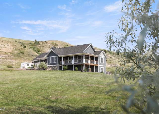 Property at 4870 132nd Dr NW, Williston, ND 58801, 5 beds, 3 baths