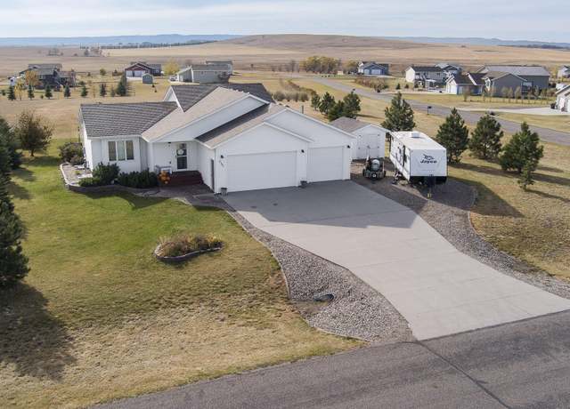 Property at 7121 Bear Path Dr, Bismarck, ND 58504, 4 beds, 3 baths
