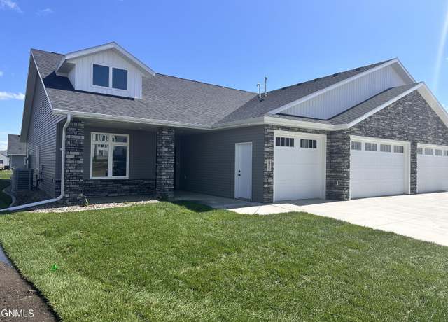 Property at 2927 Baltimore Dr, Bismarck, ND 58504, 3 beds, 2 baths