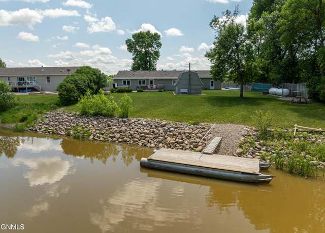 Property at 508 Rosie Ln N, Mandan, ND 58554, 3 beds, 2.5 baths