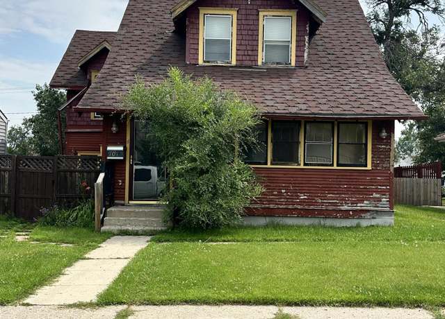 Property at 707 5th Ave SE, Jamestown, ND 58401, 3 beds, 2.5 baths