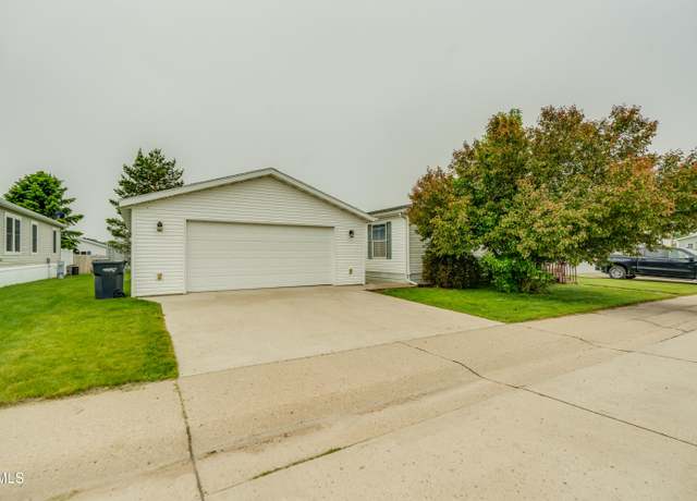 Property at 5105 Redcoat Loop, Bismarck, ND 58503, 3 beds, 2 baths
