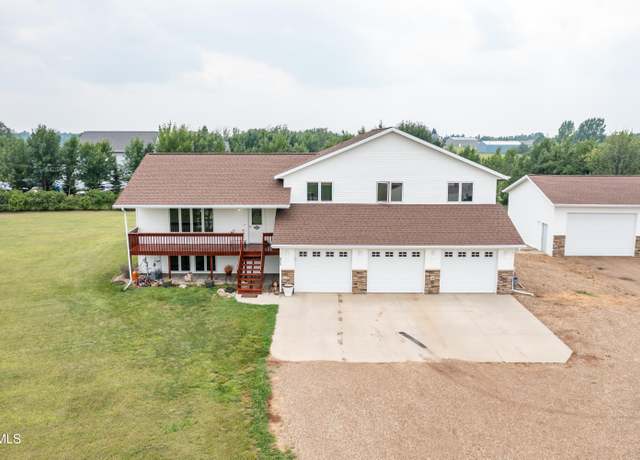 Property at 5715 Country Creek Dr, Bismarck, ND 58503, 4 beds, 3.5 baths