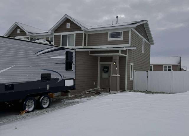 Property at 3517 11th Ave NE, Watford City, ND 58854, 3 beds, 3 baths