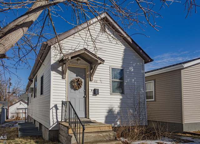 Property at 406 1/2 7th Ave NW, Mandan, ND 58554, 2 beds, 2 baths