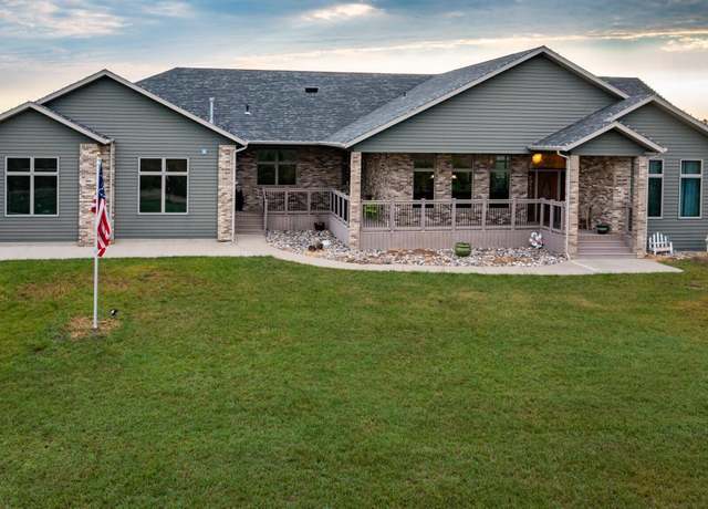 Property at 678 60th Ave SW, Beulah, ND 58523, 4 beds, 3.5 baths