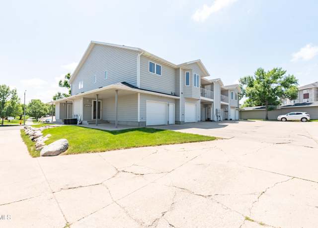 Property at 1634 Mapleton Ave #4, Bismarck, ND 58503, 2 beds, 2 baths